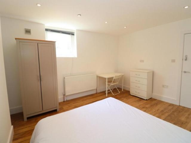 Room for rent in London Borough of Ealing, Hanwell