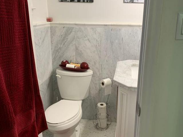 Room for rent in Mississauga, Ontario