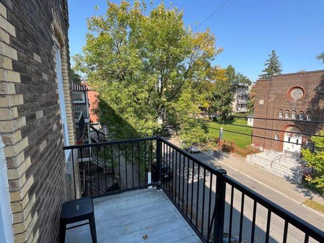 Room for rent in St. Leonard's, Quebec