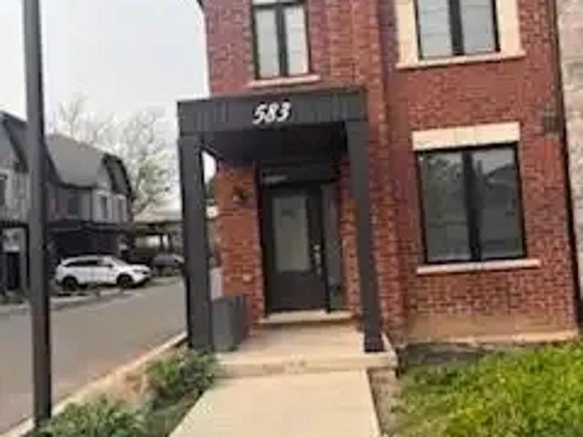 Townhouse for rent in Burlington, Ontario
