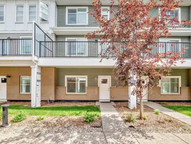 Townhouse for rent in Northwest, Alberta