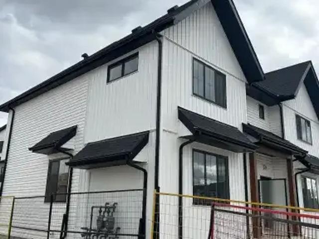 Townhouse for rent in Northwest, Alberta