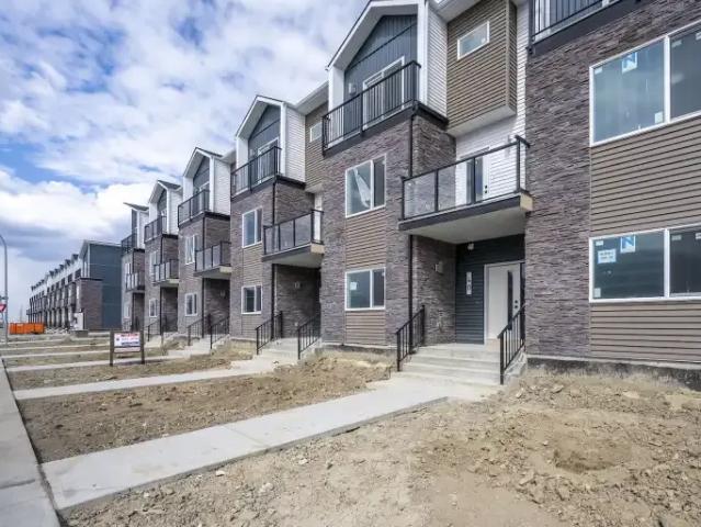Townhouse for rent in Northwest, Alberta