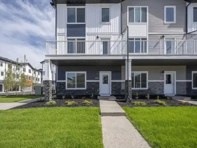 Townhouse for rent in Northwest, Alberta