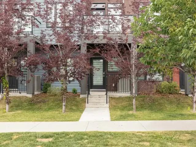 Townhouse for rent in Northwest, Alberta