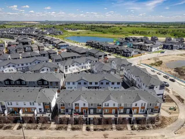 Townhouse for rent in Northwest, Alberta
