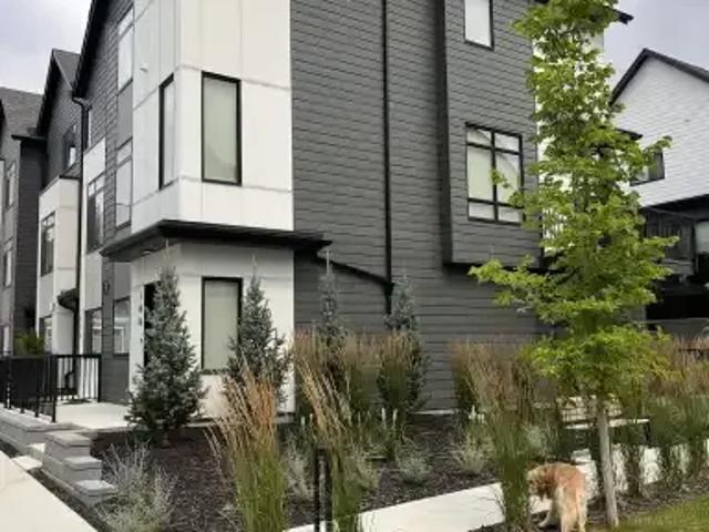 Townhouse for rent in Northwest, Alberta