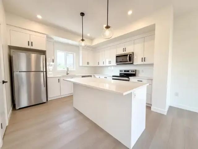 Townhouse for rent in Northwest, Alberta
