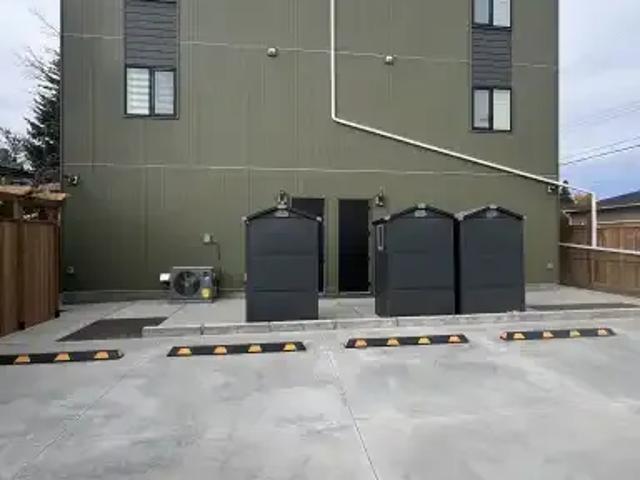 Townhouse for rent in Glendale, Calgary