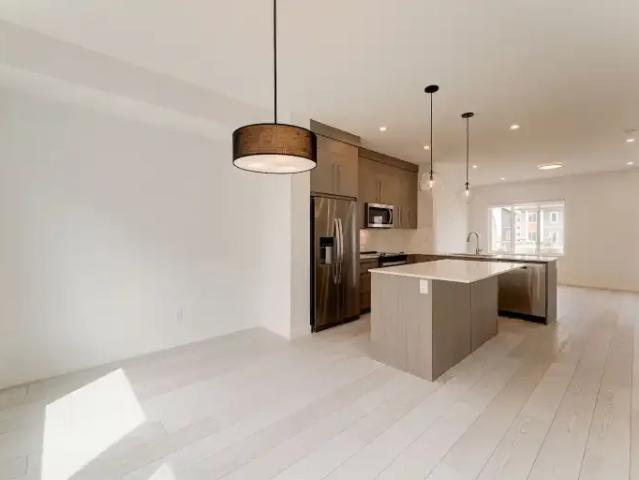 Townhouse for rent in Chestermere, Alberta