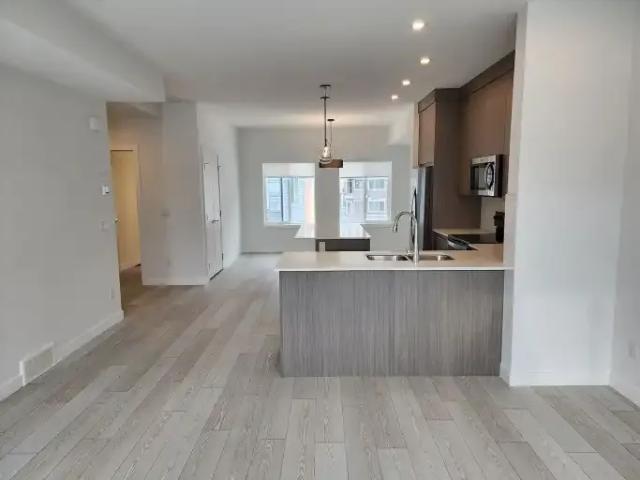 Townhouse for rent in Chestermere, Alberta