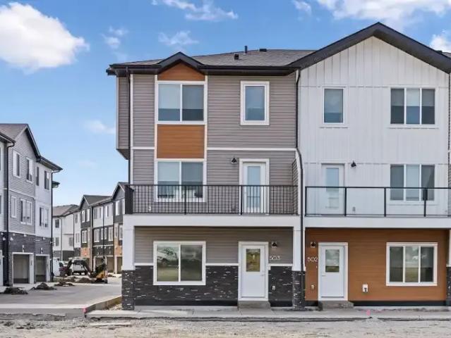 Townhouse for rent in Chestermere, Alberta