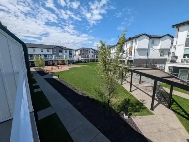Townhouse for rent in Chestermere, Alberta