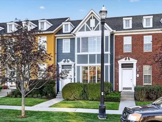 Townhouse for rent in Chestermere, Alberta