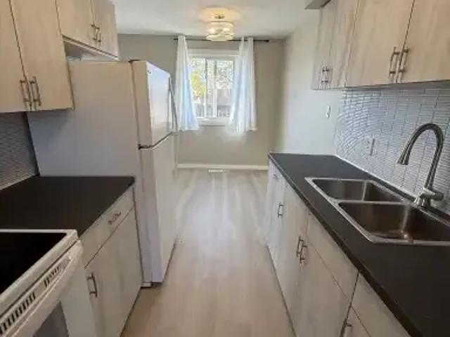 Townhouse for rent in Londonderry, Edmonton