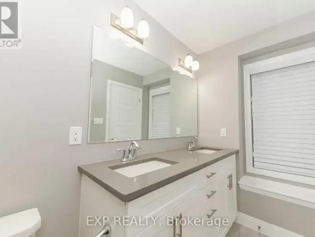 Townhouse for rent in Oakville