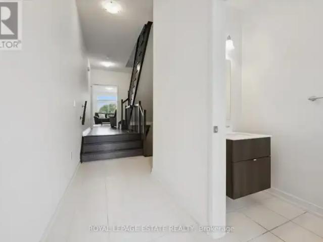 Townhouse for rent in Oakville, Ontario