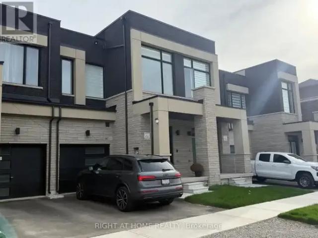 Townhouse for rent in Oakville, Ontario