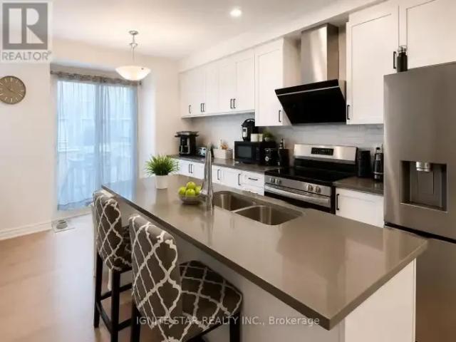 Townhouse for rent in Oakville, Ontario