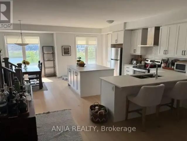 Townhouse for rent in Oakville, Ontario