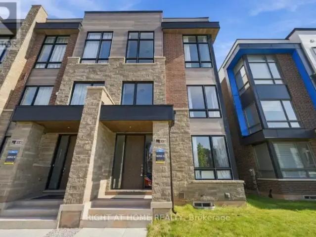 Townhouse for rent in Oakville, Ontario