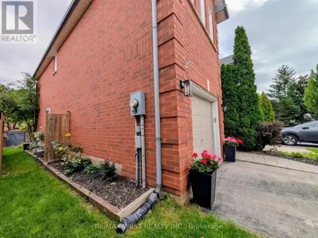 Townhouse for rent in Oakville, Golden Horseshoe