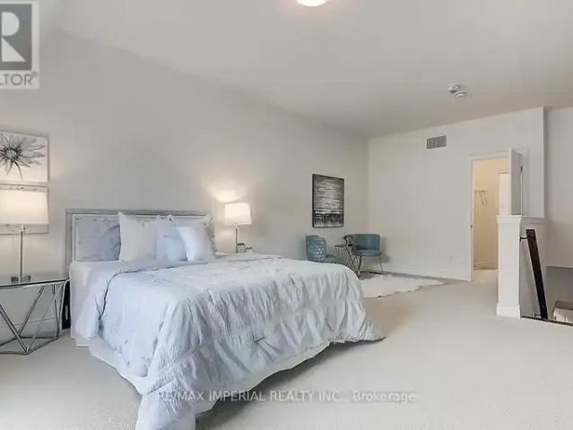 Townhouse for rent in Oakville