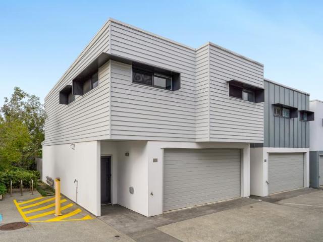 Townhouse for rent in Toombul, Queensland