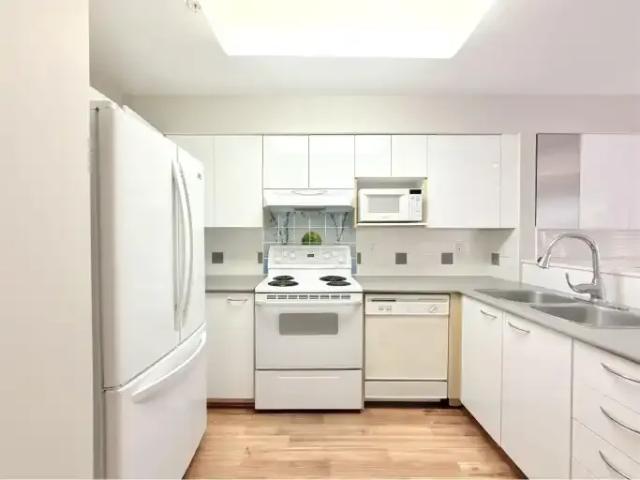 Townhouse for rent in Surrey, British Columbia