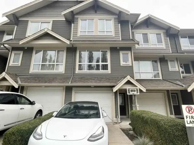 Townhouse for rent in Surrey, British Columbia