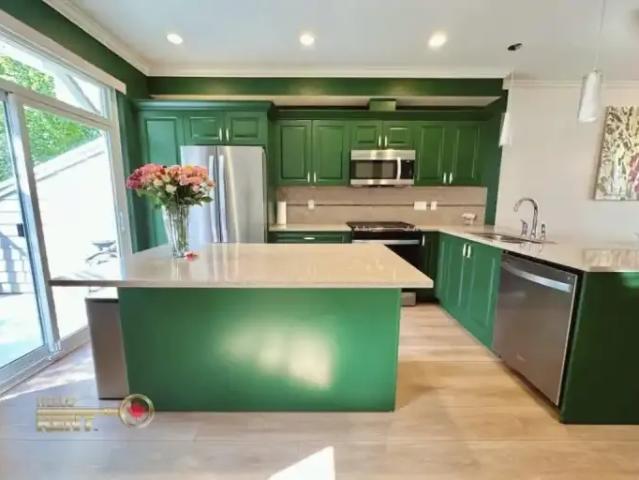 Townhouse for rent in Surrey, British Columbia