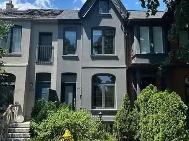 Townhouse for rent in Toronto