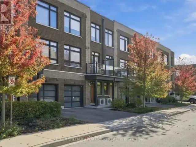 Townhouse for rent in Woodbridge Park, Vaughan