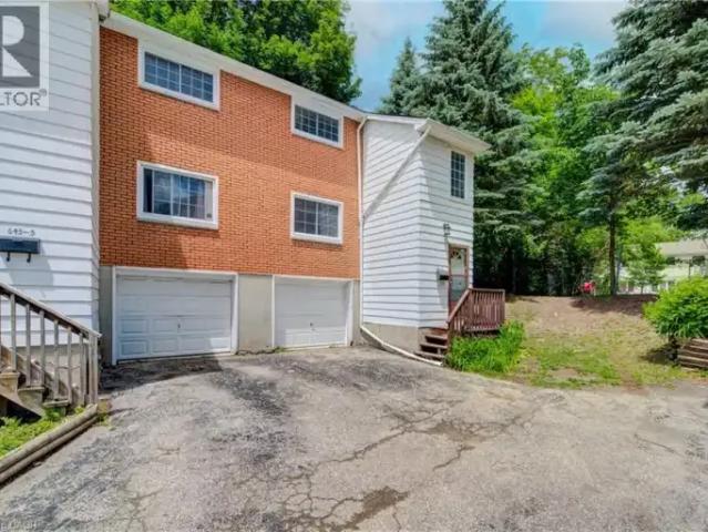 Townhouse for rent in Waterloo, Ontario