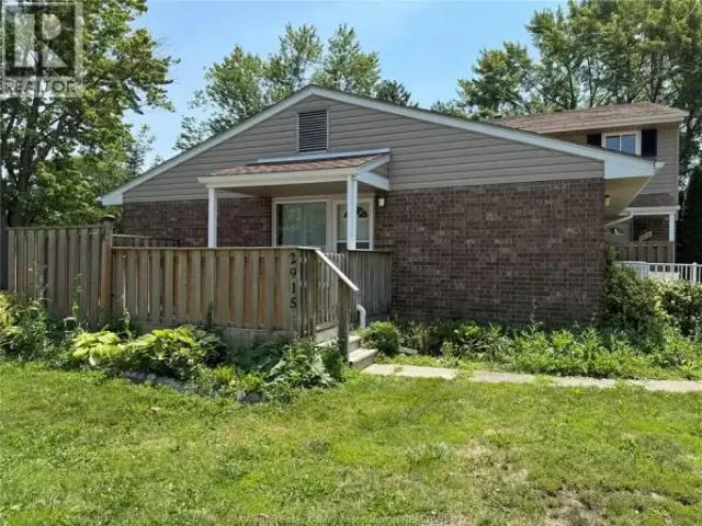 Townhouse for rent in Maidstone, Ontario