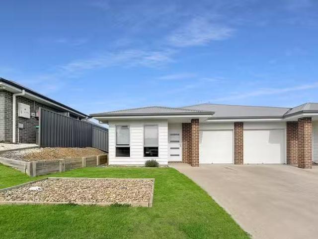 House for rent in Seville Grove, Western Australia