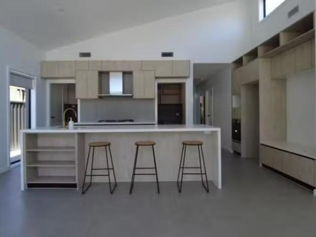 House for rent in Whitlam, District of Molonglo Valley