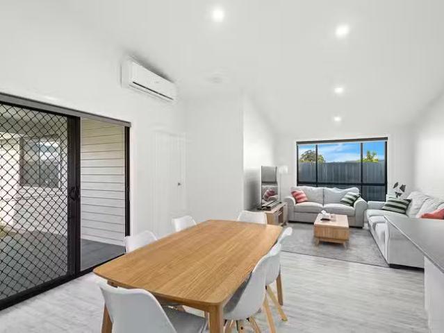 House for rent in Wollongong West, New South Wales