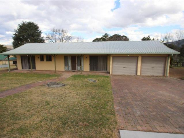 House for rent in Tenterfield, Tenterfield Shire Council