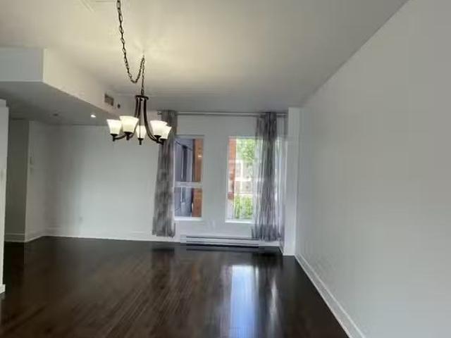Condo for rent in St. Leonard's, Quebec