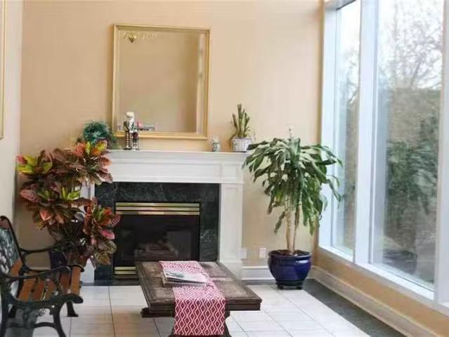 Condo for rent in Surrey, British Columbia