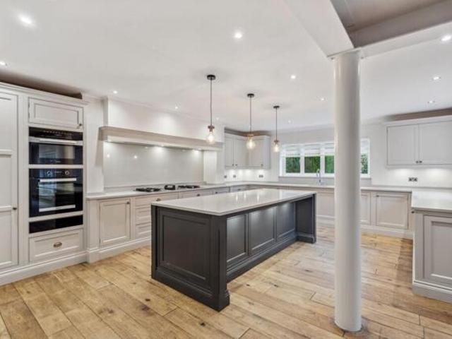 House for rent in Beaconsfield, Forty Green