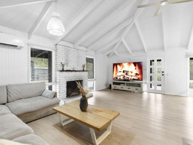 House for sale in Bonogin, Gold Coast City
