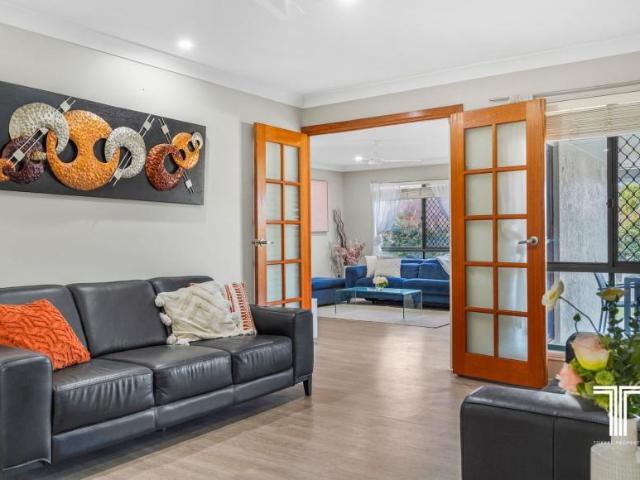 House for sale in Calamvale, Greater Brisbane