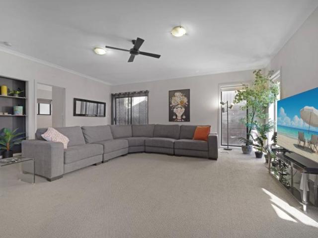 House for sale in Canadian, Victoria
