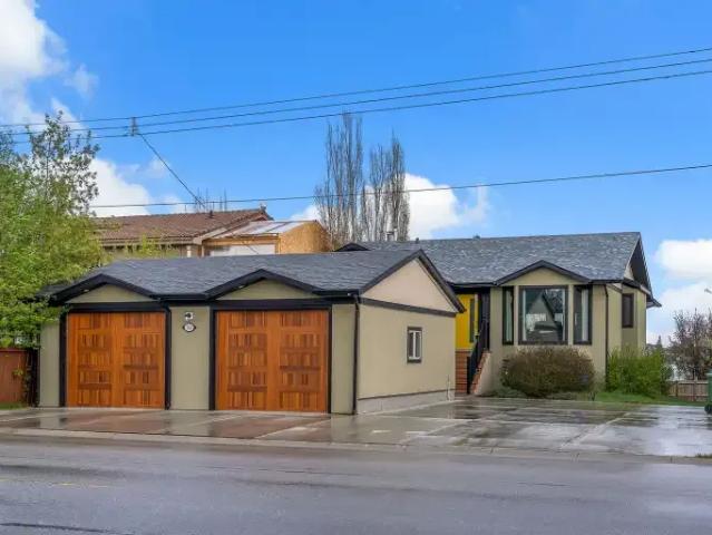 House for rent in Chestermere, Alberta