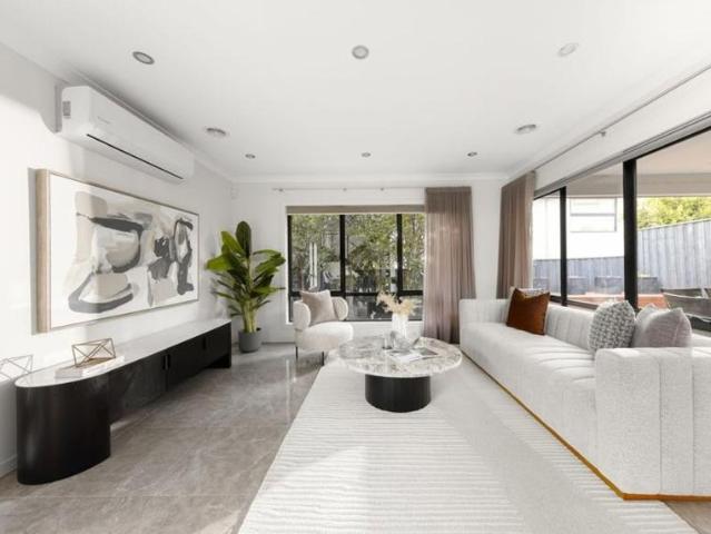 House for sale in Tullamore Doncaster, Melbourne