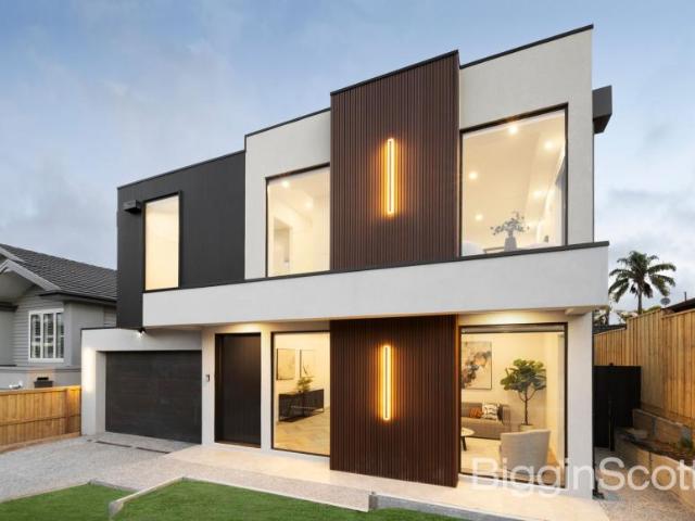 House for sale in Tullamore Doncaster, Melbourne