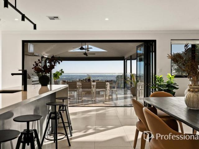 House for sale in Gooseberry Hill, City Of Kalamunda