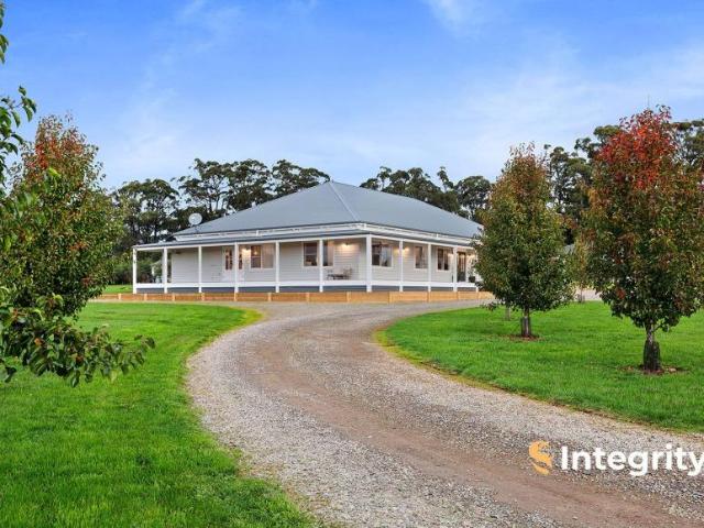 House for rent in Kinglake West, Victoria